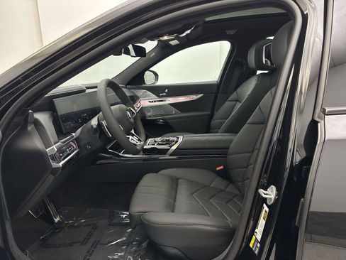 New 2026 BMW i7 xDrive60 w/ Executive Package AWD/4WD image 13