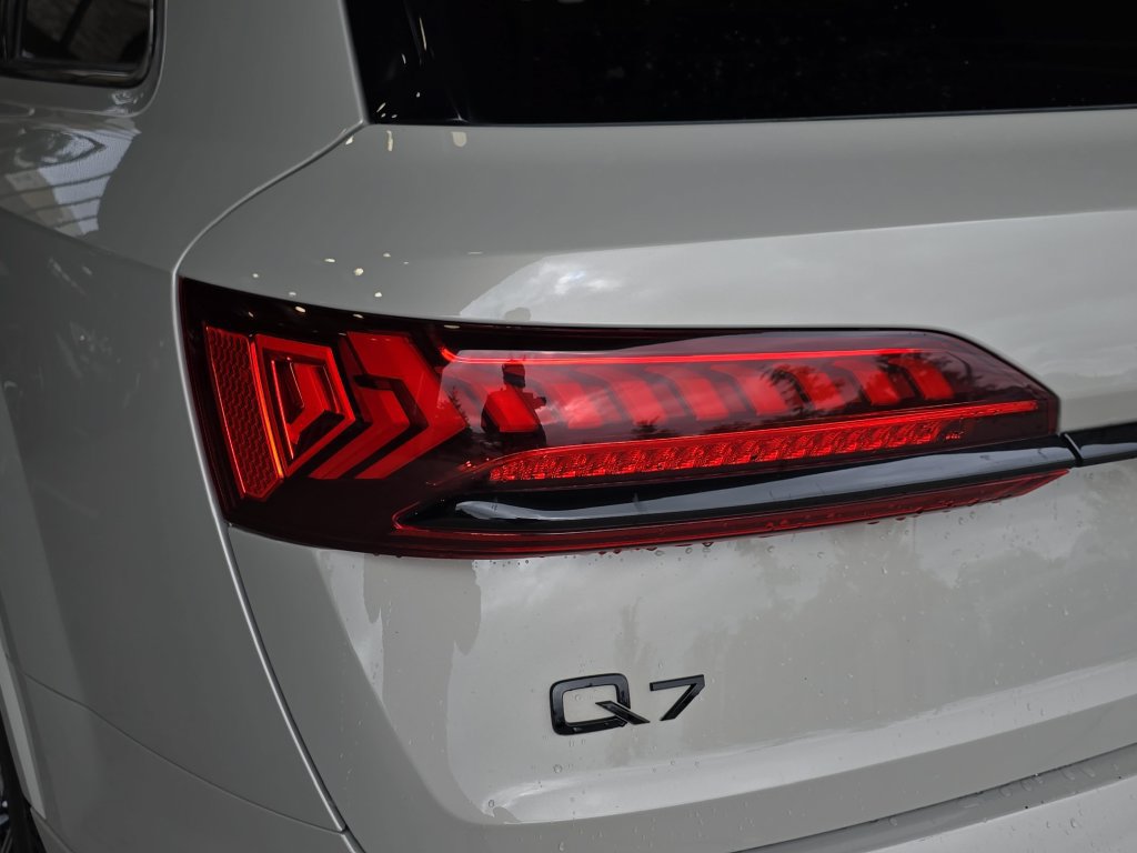 Used 2023 Audi Q7 3.0T Prestige w/ Prestige Package AWD/4WD image 35