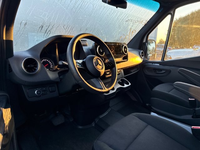 Used 2025 Mercedes-Benz Sprinter 2500 image 8