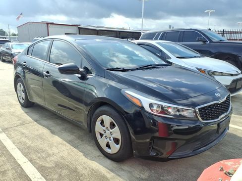 Used 2017 Kia Forte LX FWD image 1
