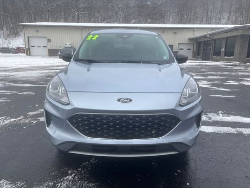 Used 2022 Ford Escape SE w/ Cold Weather Package image 2