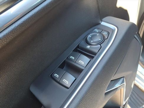 Used 2025 Chevrolet Silverado 1500 LT image 15