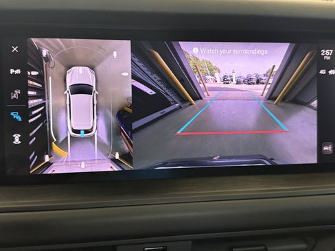 Used 2025 Porsche Cayenne GTS AWD/4WD image 13