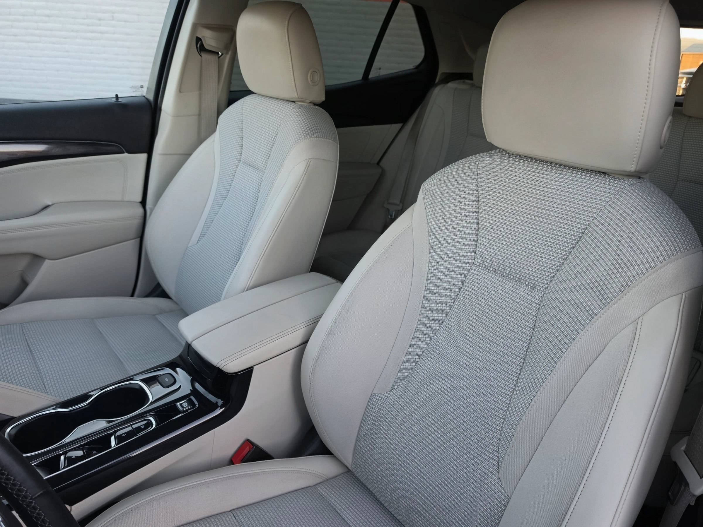 Used 2022 Buick Envision Preferred FWD image 14