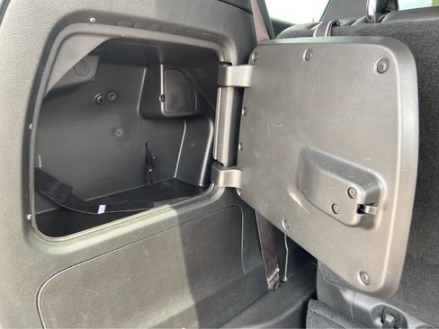 Used 2025 Chrysler Pacifica Select FWD image 6