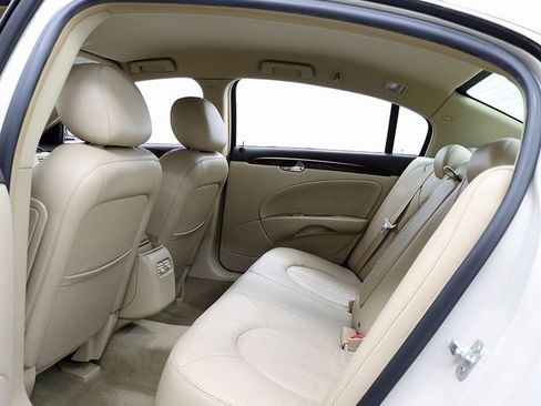 Used 2011 Buick Lucerne CXL w/ Driver Confidence Package image 12