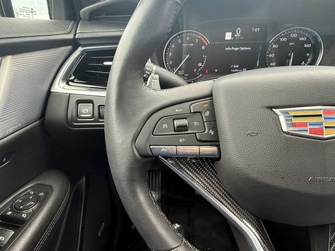 Used 2024 Cadillac XT6 Sport image 23