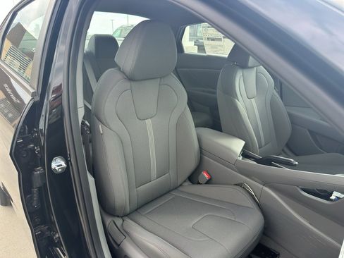New 2026 Hyundai Elantra SE FWD image 28