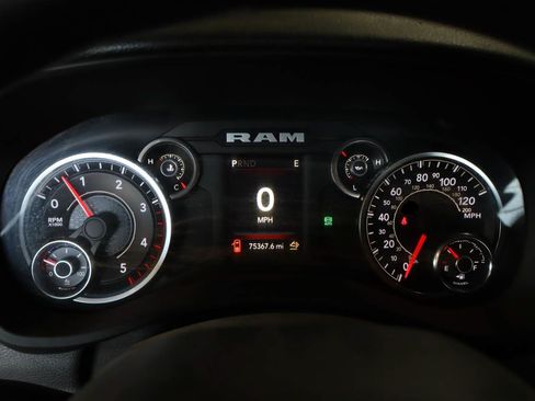 Used 2023 RAM 3500 Tradesman w/ Chrome Appearance Group AWD/4WD image 5