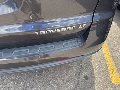 Used 2016 Chevrolet Traverse LT w/ Style and Technology Package image 14