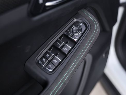 Certified 2023 Porsche Macan GTS AWD/4WD image 32