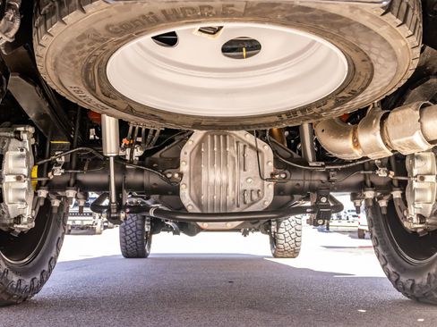 Used 2026 Ford F450 Platinum w/ FX4 Off-Road Package image 16