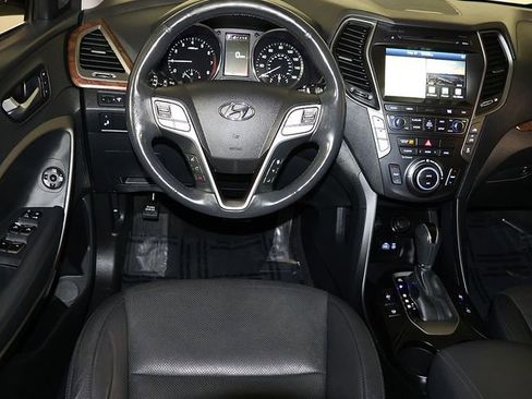 Used 2018 Hyundai Santa Fe Limited AWD/4WD image 3