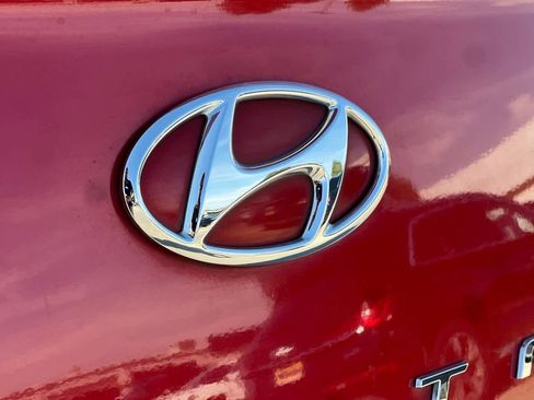 Used 2019 Hyundai Elantra SEL image 16