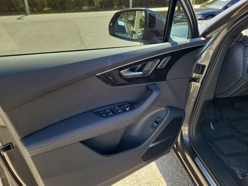 Used 2025 Audi Q7 3.0T Premium Plus w/ Premium Plus Package image 18