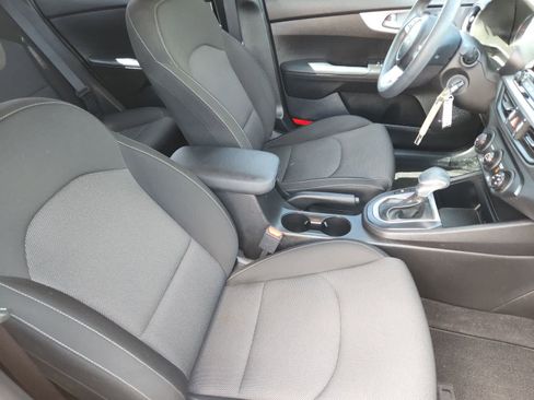 Used 2023 Kia Forte LXS w/ LXS Technology Package FWD image 12