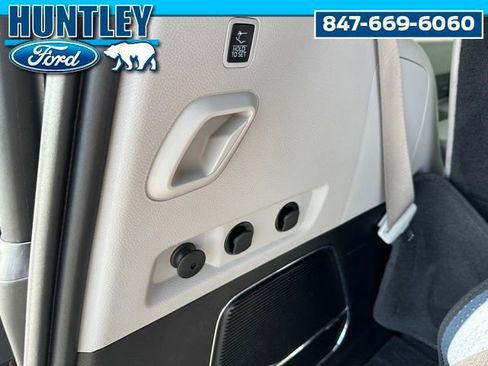 Used 2022 Jeep Wagoneer Series III w/ Convenience Group I AWD/4WD image 15
