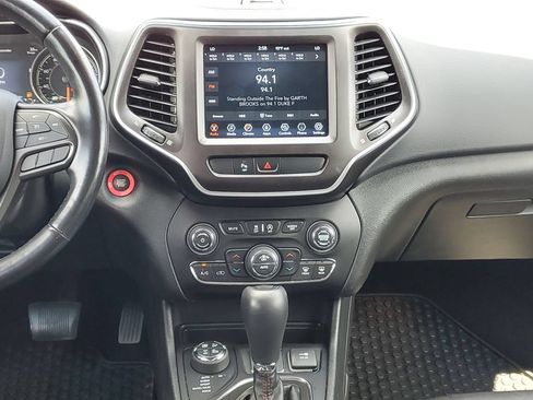 Used 2020 Jeep Cherokee Trailhawk w/ Cold Weather Group AWD/4WD image 23