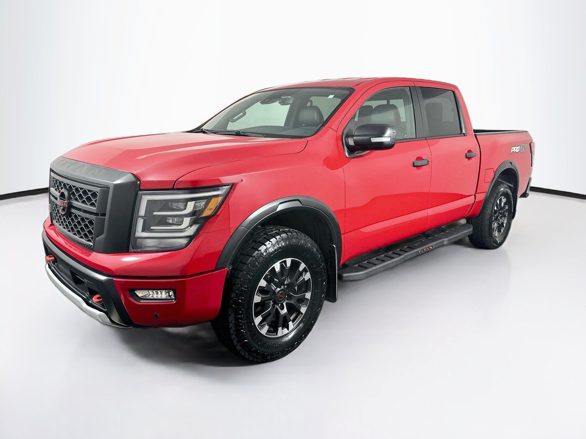 Used 2023 Nissan Titan PRO-4X w/ Pro-4x Convenience Package AWD/4WD image 3