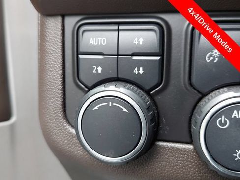 Used 2021 Chevrolet Tahoe Z71 w/ Z71 Signature Package AWD/4WD image 17