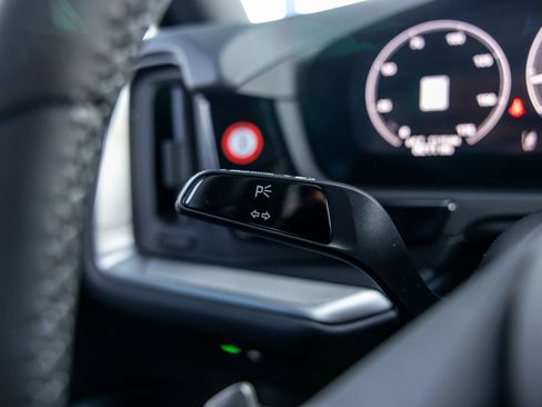 Certified 2025 Porsche Cayenne image 30