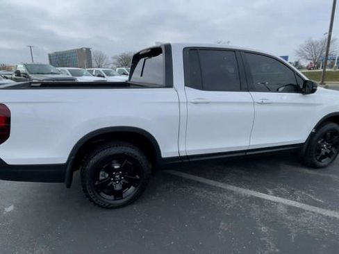 Used 2025 Honda Ridgeline Black Edition image 2