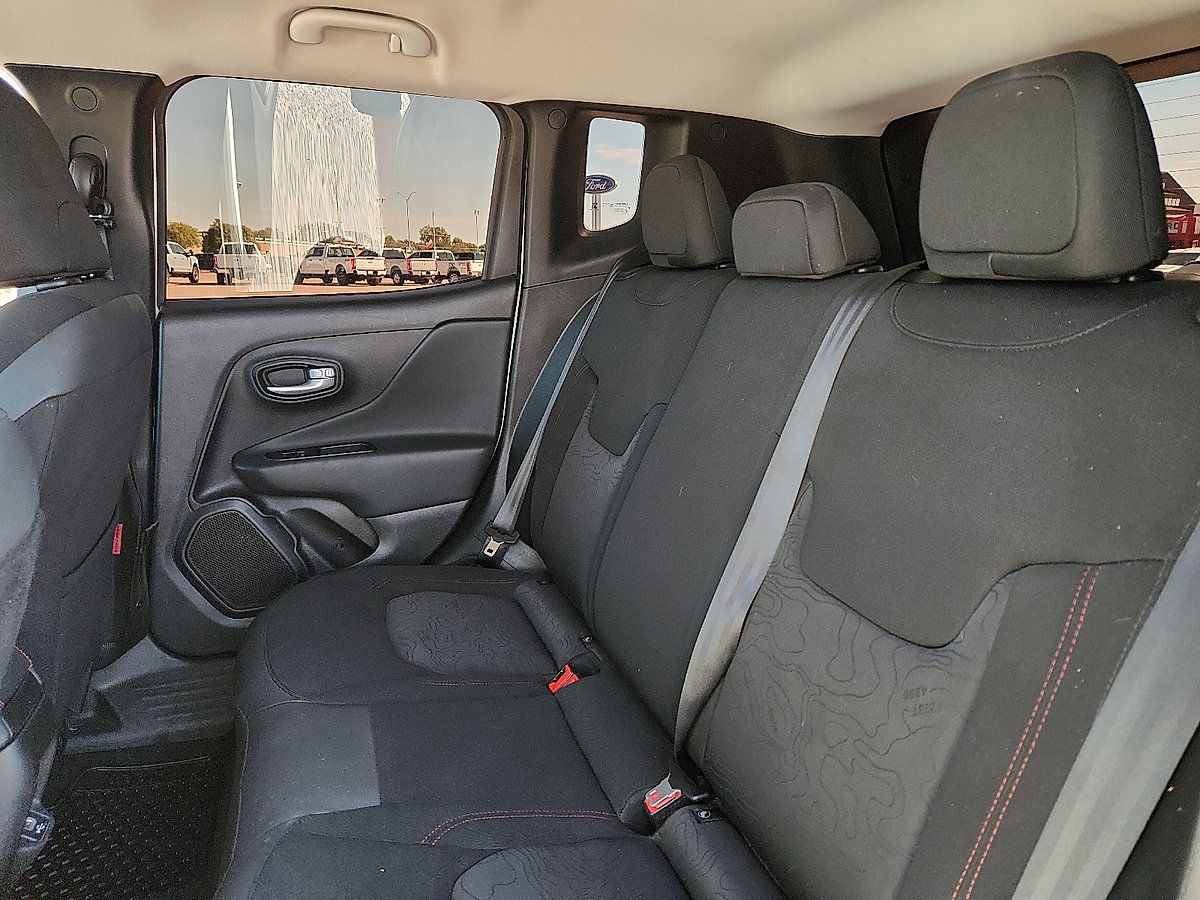 Used 2023 Jeep Renegade Trailhawk AWD/4WD image 6
