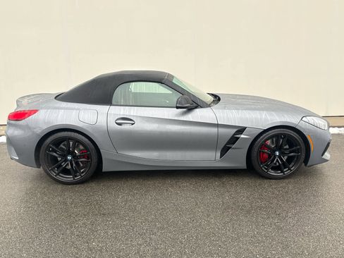 Used 2023 BMW Z4 M40i w/ Premium Package image 5