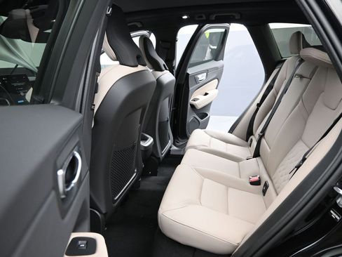 New 2026 Volvo XC60 B5 Core w/ Climate Package image 21