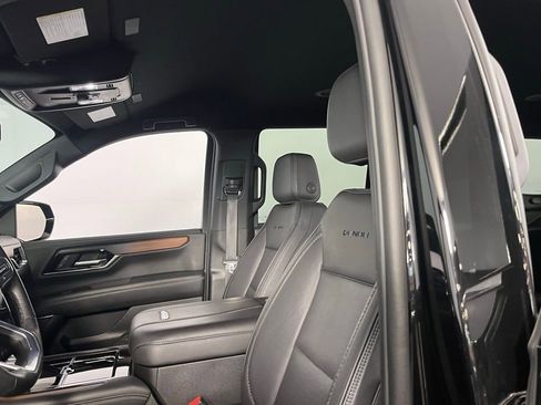 Used 2025 GMC Yukon Denali image 23