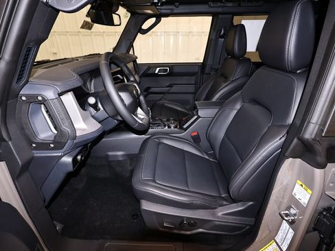New 2026 Ford Bronco Outer Banks AWD/4WD image 12