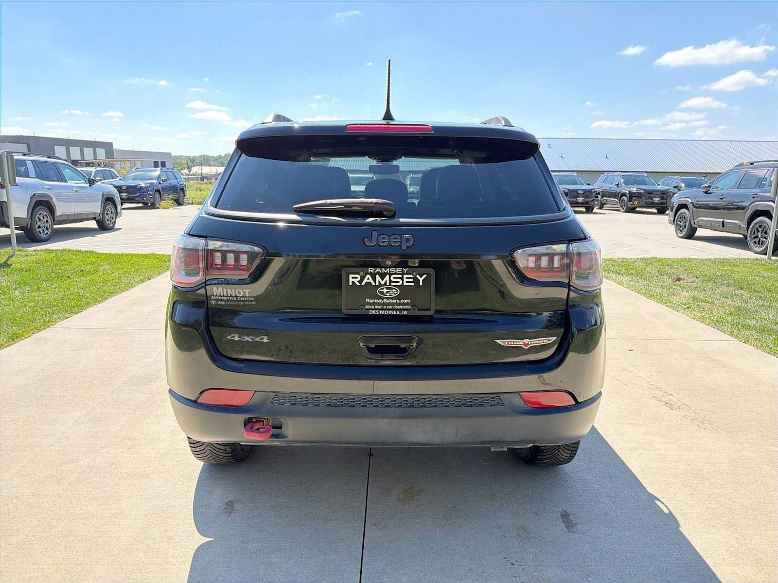 Used 2017 Jeep Compass Trailhawk w/ Leather Interior Group AWD/4WD image 5