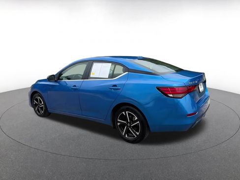 Used 2025 Nissan Sentra SV FWD image 10