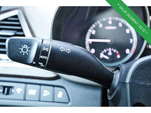 Used 2017 Hyundai Santa Fe SE w/ Cargo Package image 20