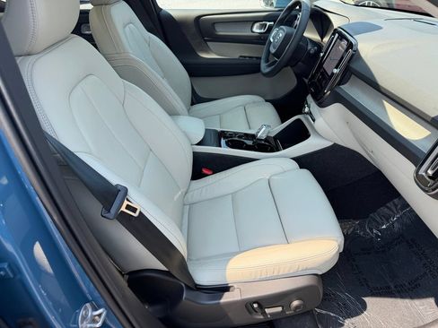 Certified 2024 Volvo XC40 B5 Plus w/ Protection Package Premier AWD/4WD image 15