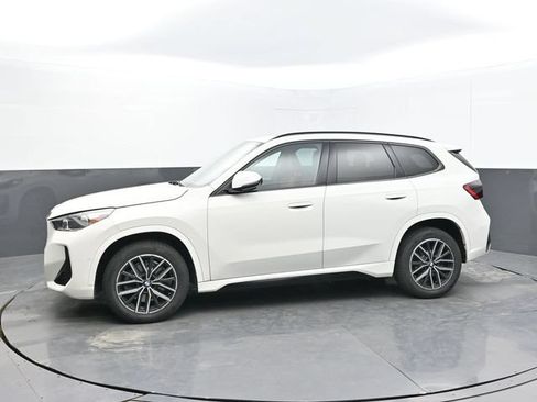 Used 2023 BMW X1 xDrive28i w/ M Sport Package AWD/4WD image 2