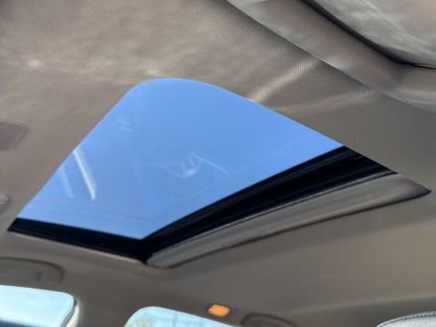 Used 2019 INFINITI Q70 Luxe image 13