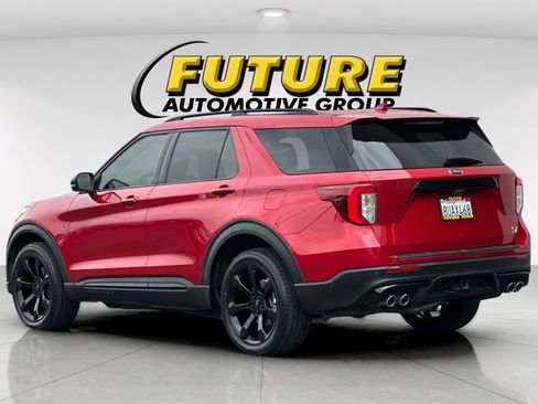 Certified 2020 Ford Explorer ST w/ Premium Technology Package AWD/4WD image 5