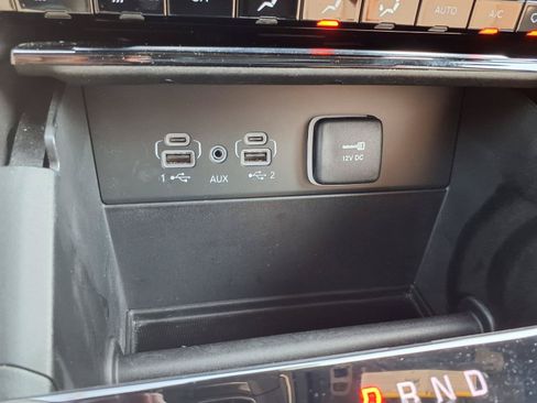 Used 2024 Jeep Grand Cherokee Limited AWD/4WD image 10