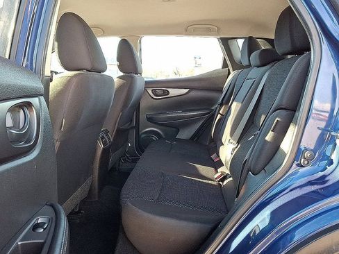 Used 2022 Nissan Rogue Sport S image 6