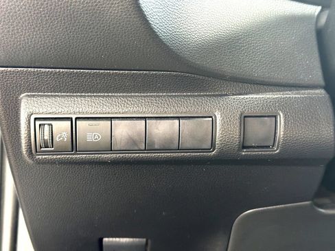 Used 2021 Toyota Corolla SE FWD image 19