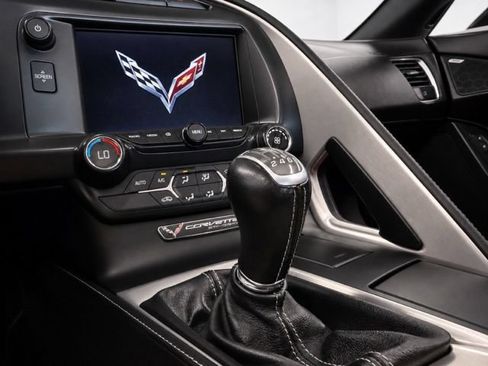 Used 2017 Chevrolet Corvette Stingray Coupe w/ Carbon Flash Badge Package RWD image 23