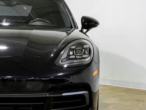 Used 2017 Porsche Panamera 4 image 44