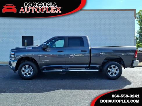 Used 2026 RAM 2500 Big Horn AWD/4WD image 1