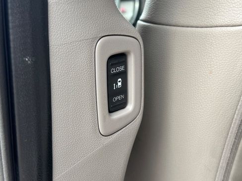 Used 2016 Honda Odyssey EX-L image 16