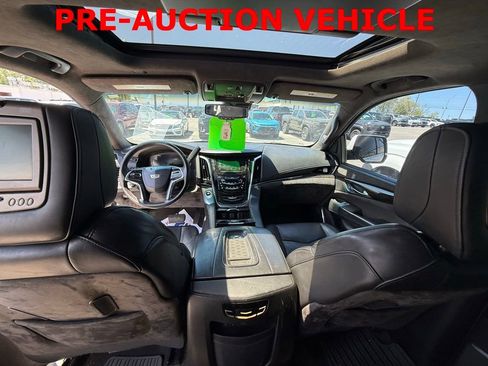 Used 2016 Cadillac Escalade ESV Platinum AWD/4WD image 8