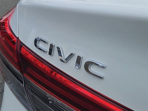 Used 2023 Honda Civic EX image 12