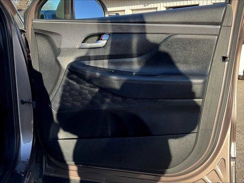 Used 2019 Hyundai Santa Fe SE image 20