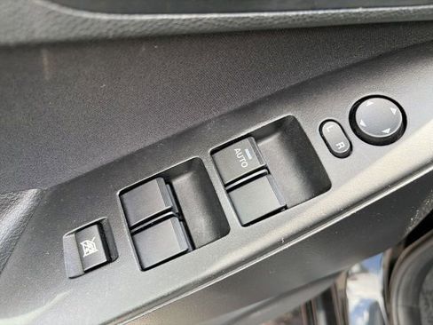 Used 2011 MAZDA MAZDA3 s Sport FWD image 13