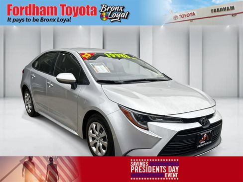 Used 2023 Toyota Corolla LE image 1